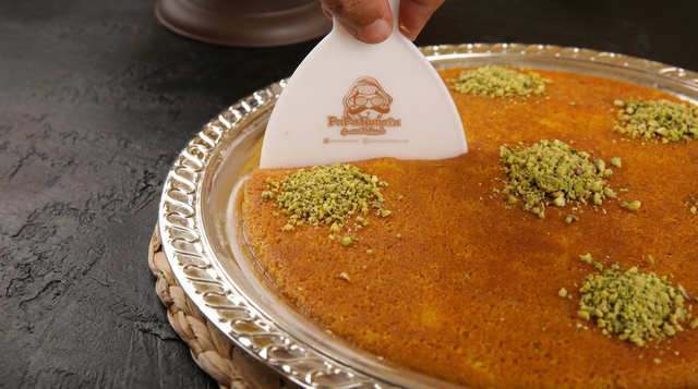 Kanafa Naama Cream.